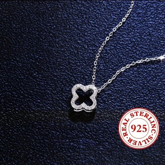 NEW 925 Sterling Silver Clover Pendant Chain Necklace - Picture 3 of 3